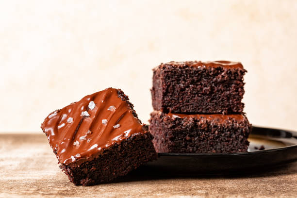 Šokoladinis brownie receptas: fudgy ir cakey tekstūrų paslaptys