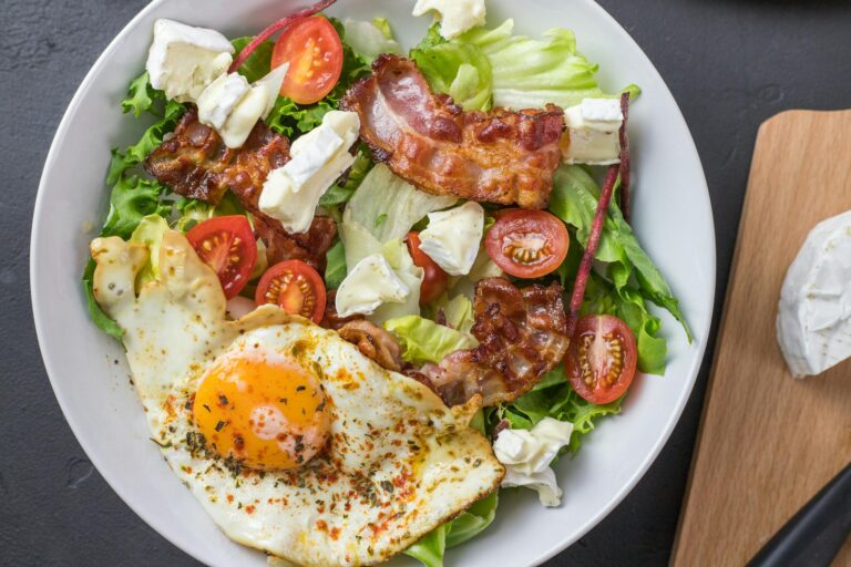 Keto dieta pradedantiesiems: pirmųjų savaičių adaptacija