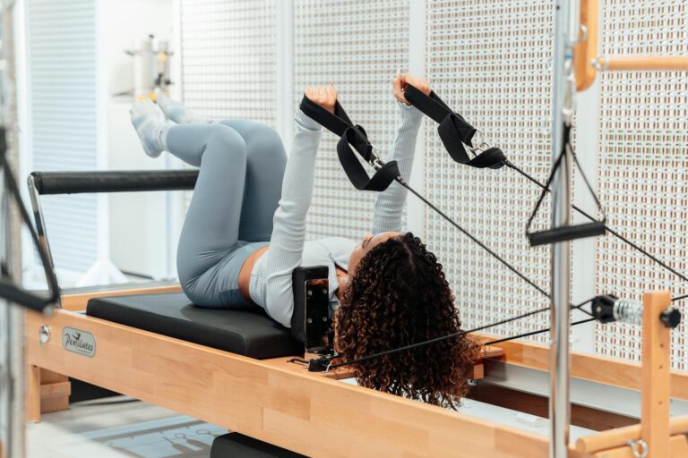 Pilatesas kilimėlyje: šerdies raumenų aktyvacija