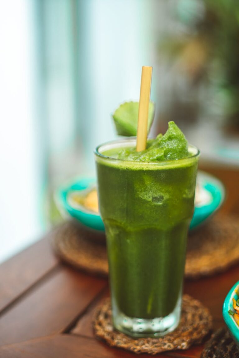 Žaliasis smoothie: ingredientų derinimo formulės