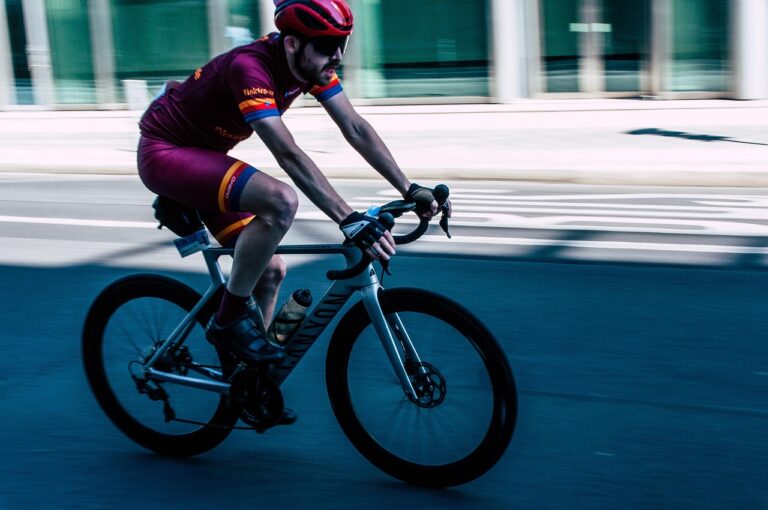 Zwift platforma: virtualaus dviračio treniruotė