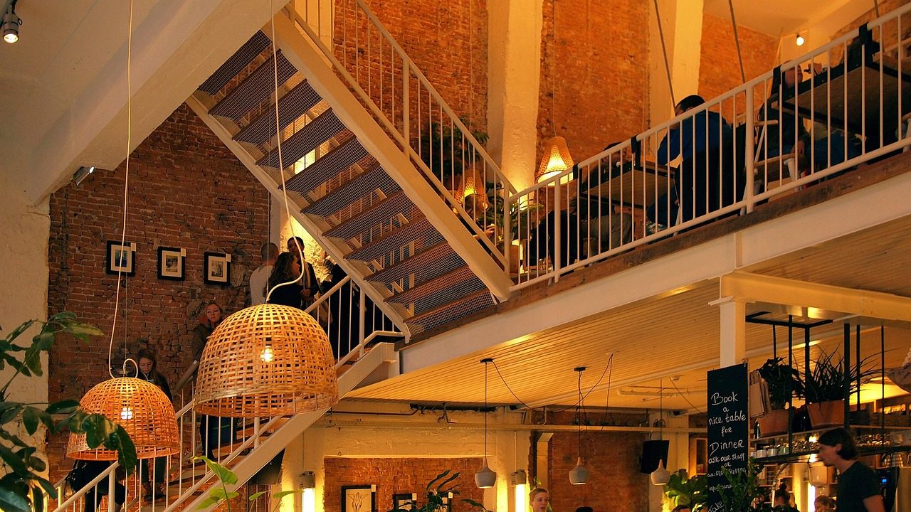 Kaip rasti pramogų vietiniuose baruose ir restoranuose per specializuotą platformą
